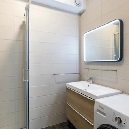 Front - Western Appartement *