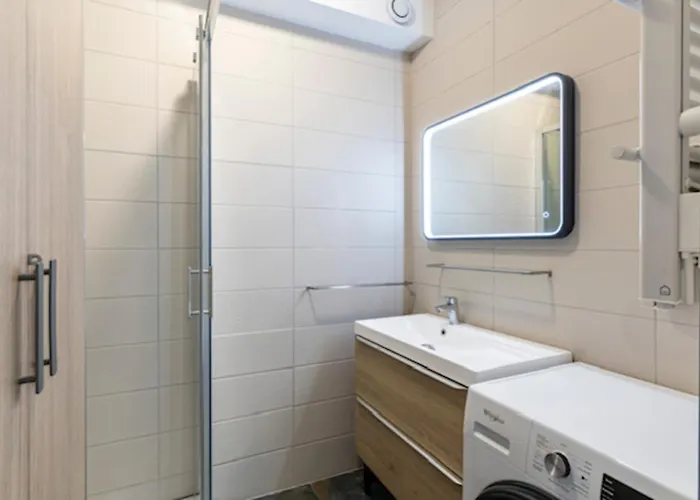 Front - Western Appartement *