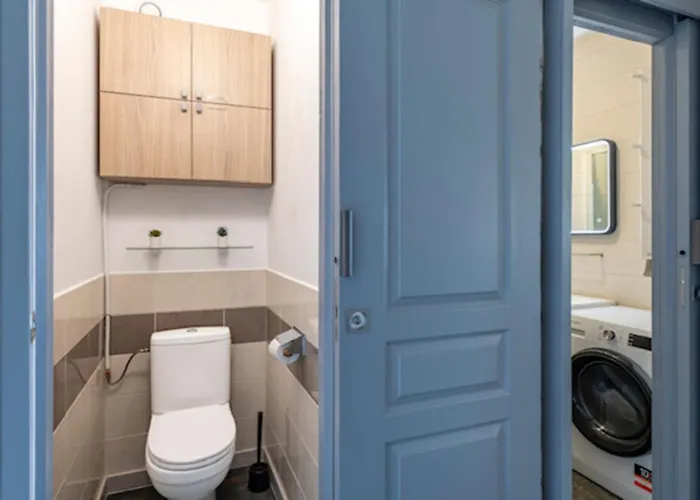 아파트 Front - Western 칸느