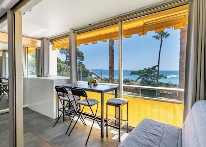 Front - Western 아파트