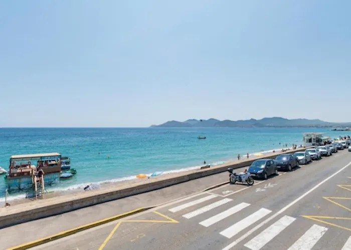 Front - Western Appartement *