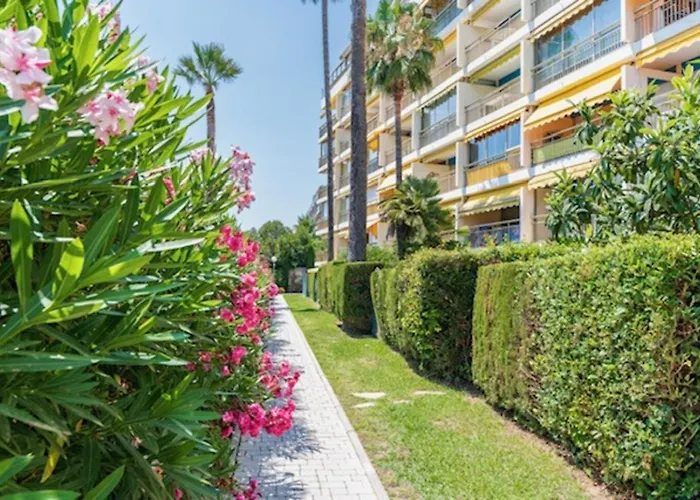 Front - Western 아파트